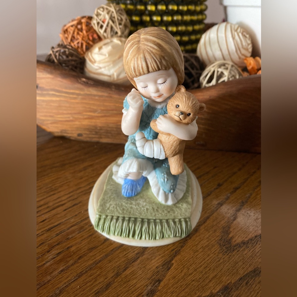 Vintage Lenox Fine Porcelain Figurine Wednesday's Child is Full of Woe